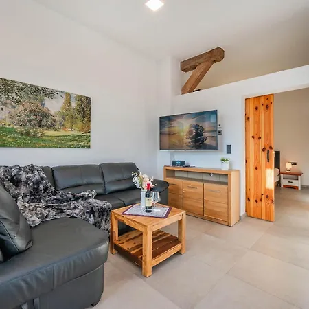 Der Schlosshof - 03 * Pudagla