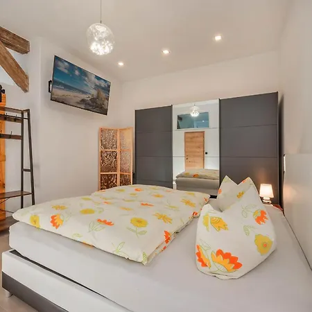 Der Schlosshof - 03 Pudagla