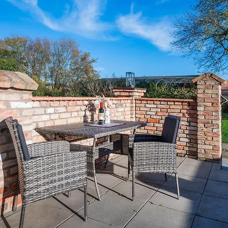 Der Schlosshof - 03 * Pudagla